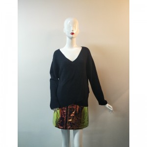 PURE COLLECTION BLACK V-HOLL SWEATER RLWS0072F